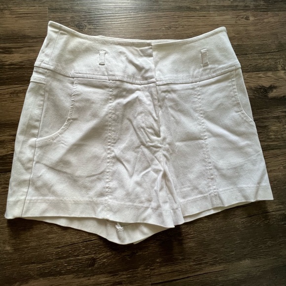 2B Bebe white shorts - size S - Picture 1 of 2